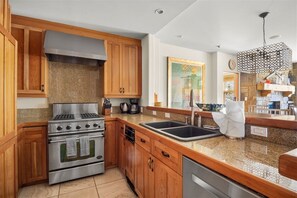 Fridge, microwave, oven, stovetop - Mountain Village Gem | Ski-In/Out + Steam Shower (Mountain Village)