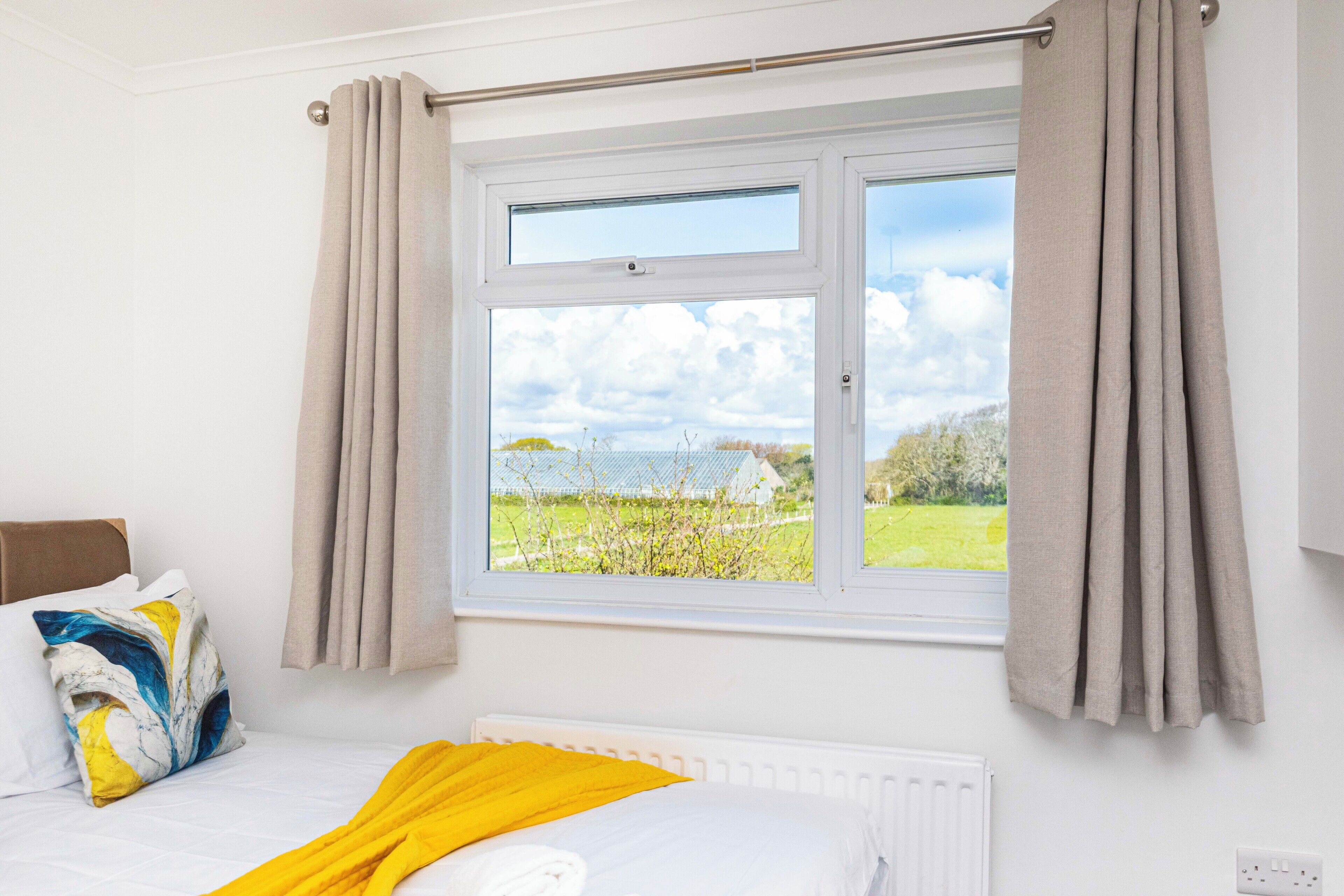 4 bedrooms, iron/ironing board, travel crib, free WiFi