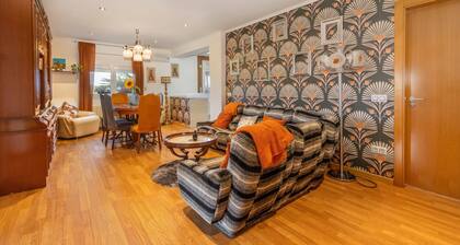 Apartment 'Carmen' with Mountain View, Wi-Fi and Air Conditioning