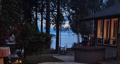 SeaView Getaway - B.& L.T.,bed and local treats, a new era Retreat.