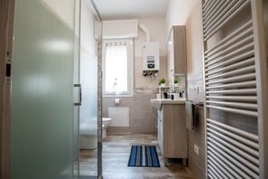 Bathroom - Elegant between Modena and Bologna, 5 places, wi-fi (Camposanto)