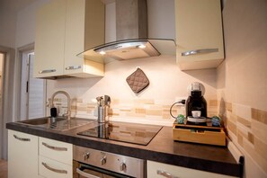 Private kitchen - Elegant between Modena and Bologna, 5 places, wi-fi (Camposanto)