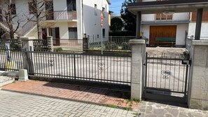 Exterior - [Modena & Bologna 30 min] Wifi and Free Parking (Camposanto)