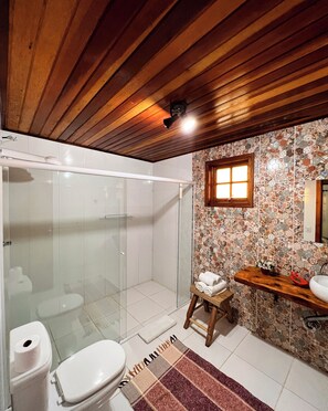Chalet, Courtyard View | Bathroom