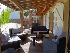 Terrace/patio - Small manor house (Saint-Médard-en-Jalles)