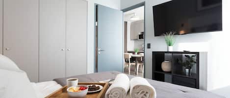 Apartment, 2 Bedrooms, Air conditioning, City View | Iron/ironing board, WiFi (free)
