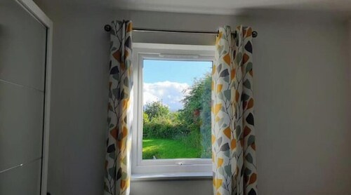 Bright 2-Bed Cottage in South Skye |Dog-Friendly Retreat Near Coast & Distillery