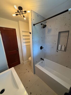 Bathroom - Charles Cottage Near Warren St New Renovation (Hudson)