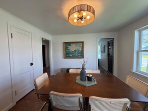 Dining - Charles Cottage Near Warren St New Renovation (Hudson)