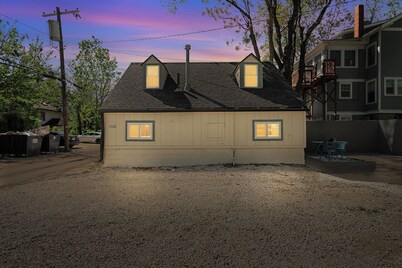 Cozy 1-bedroom in the heart of down town Lawrence