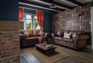 TV, fireplace, offices - Spacious Family Getaway Hot Tub, Sauna & Garden (Conwy Principal Area)