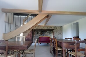 Dining - Gîte "Le Salon" with Panoramic View, Private Garden and Balcony (Branceilles)