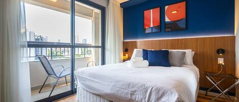 Classic Room | Laptop workspace, free WiFi