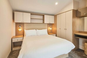 2 bedrooms, bed sheets - Host & Stay | Stag Lodge (Pickering)