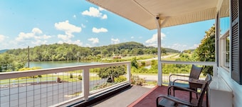 Deerfield Inn