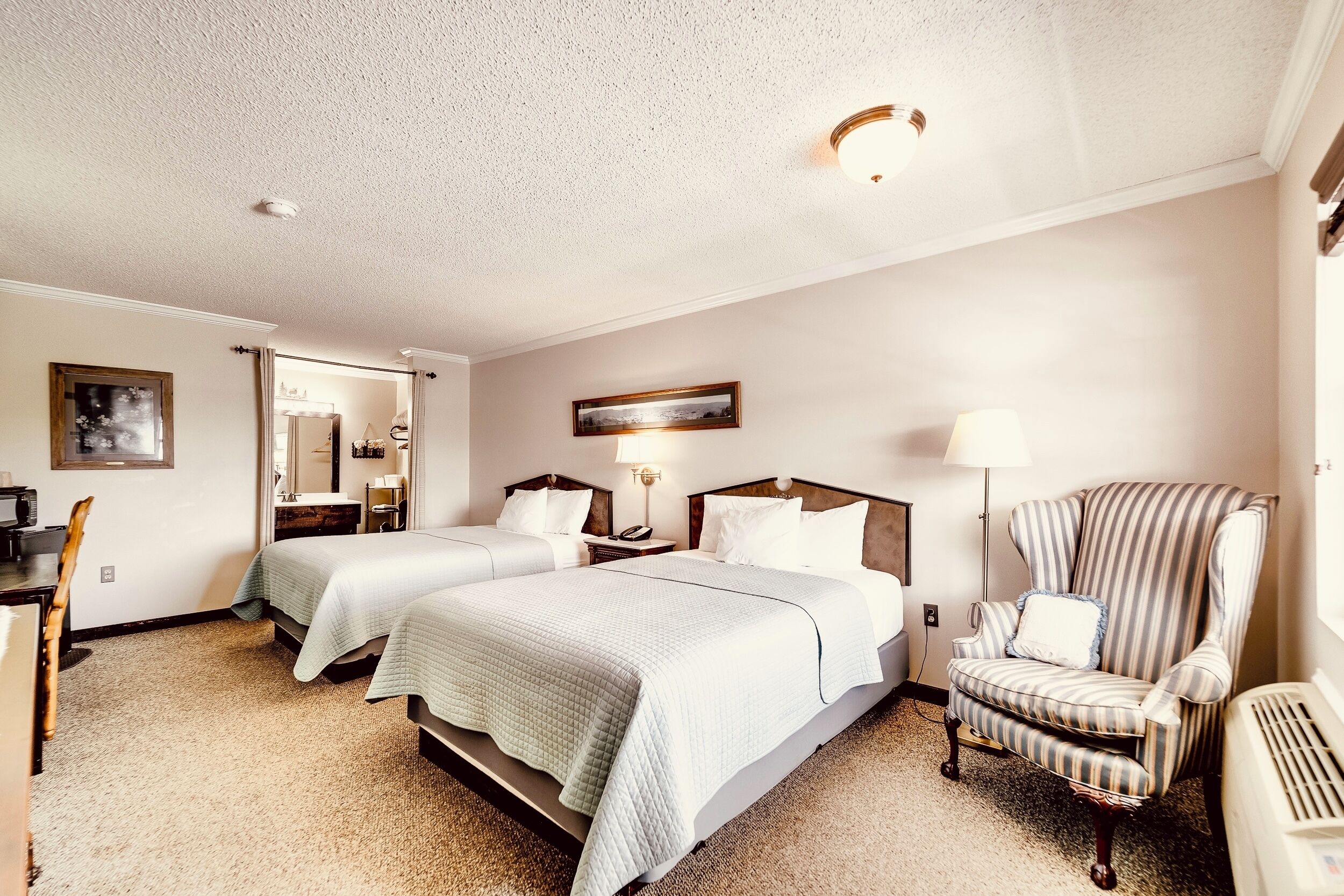 Classic Room, 2 Queen Beds, Mobility Accessible