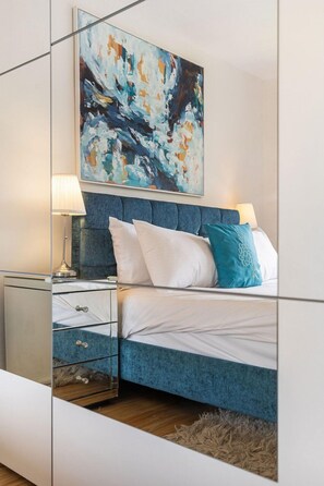 2 bedrooms, iron/ironing board, Internet, bed sheets - GuestReady - Charming London Flat with Balcony (London)