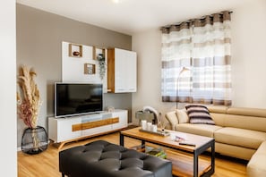 Smart TV - Holiday Home Fulia with pool (Galižana)