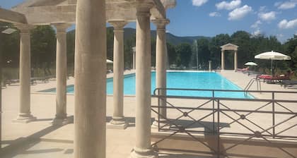 Duplex B en Rez de parc, 4 adultes en résidence de tourisme avec piscine
