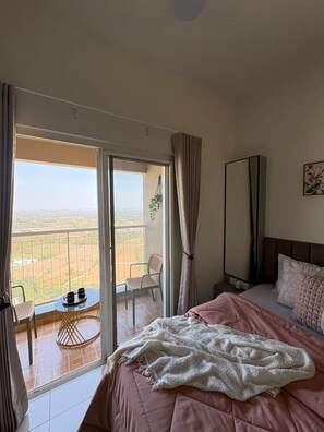 2 habitaciones, tabla de planchar con plancha, wifi y ropa de cama