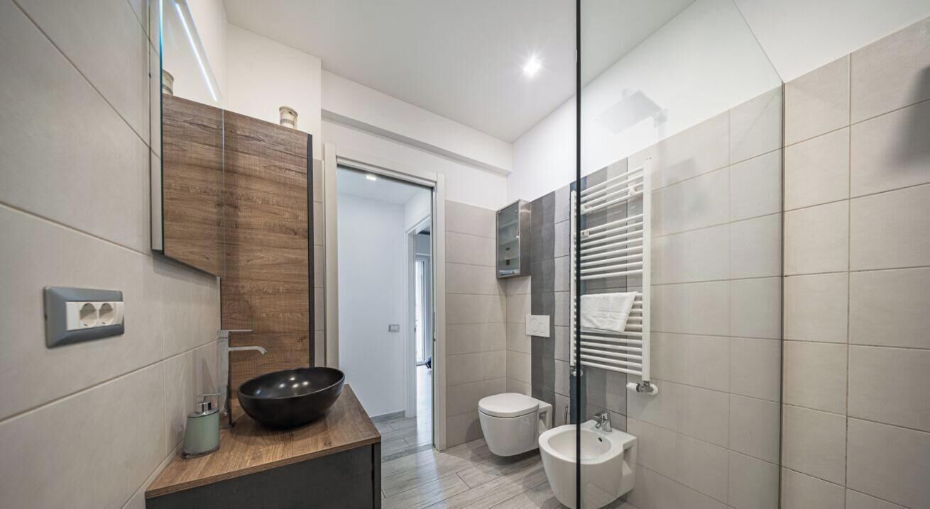 Doccia, bidet, asciugamani