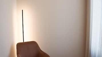 Camera doppia, balcone, vista montagna | Interni