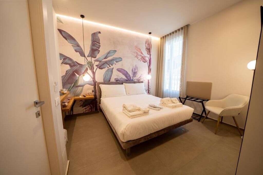 Camera doppia, balcone, vista città