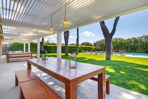 Outdoor dining - Villa 'Nine' with Private Pool, Wi-Fi and Air Conditioning (Almancil)