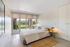 5 bedrooms, WiFi, bed sheets - Villa 'Nine' with Private Pool, Wi-Fi and Air Conditioning (Almancil)