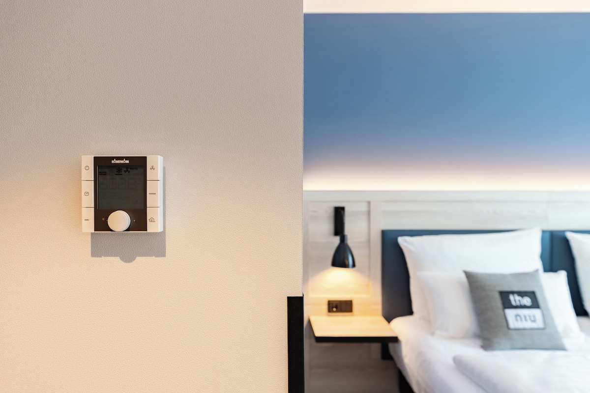 Standard Room, 1 Queen Bed, Accessible | Room amenity