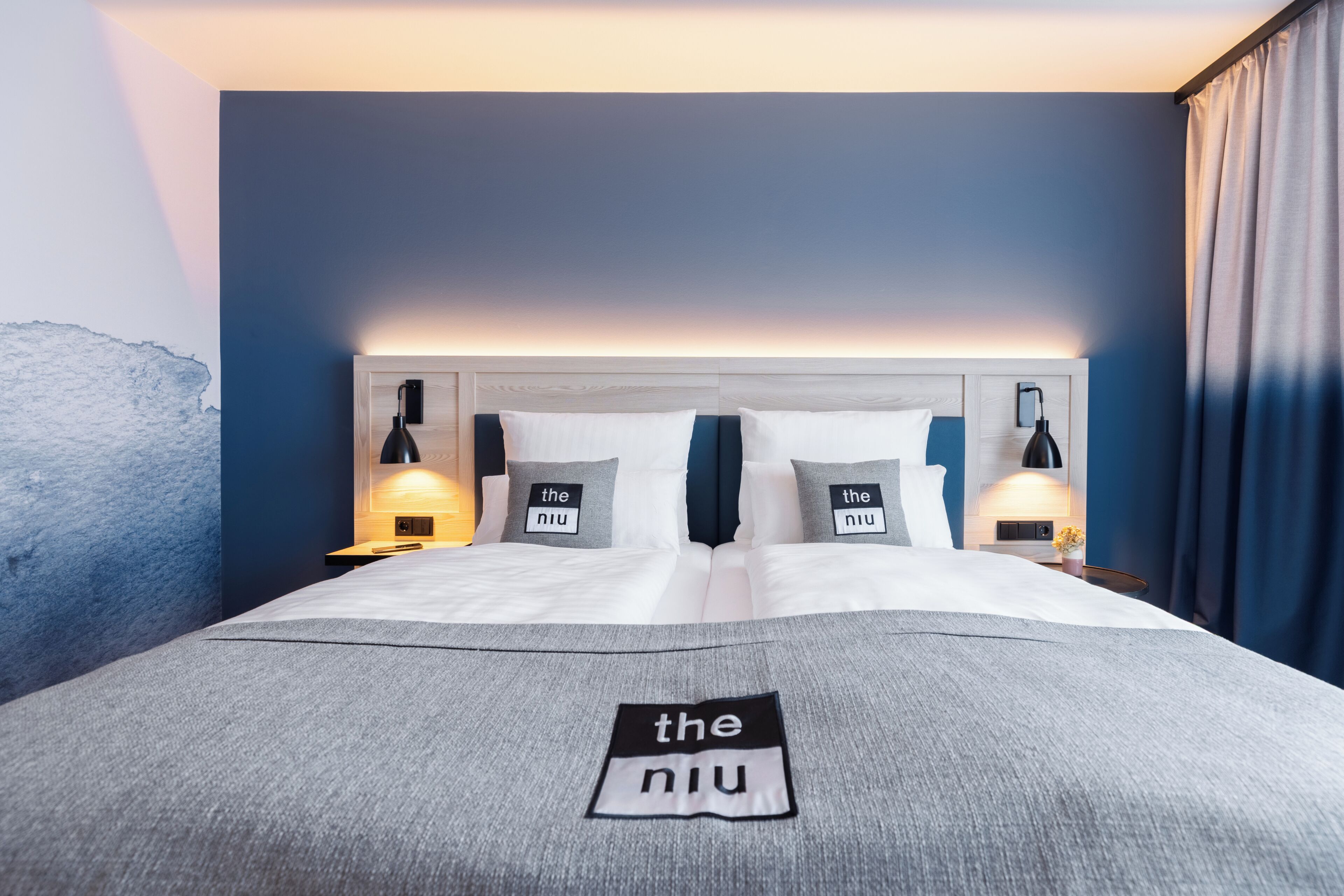 Standard Room, 1 Queen Bed, Accessible | In-room safe, soundproofing, iron/ironing board, free cribs/infant beds