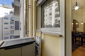 Outdoor dining - Apartment 'Your Place in Italy - Rome Apt 2' with Balcony, Wi-Fi and Air Conditioning (Roma)