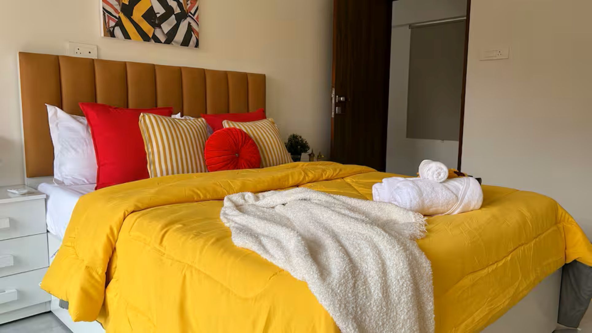 2 chambres, fer et planche à repasser, Wi-Fi, draps fournis