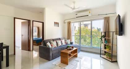 Vibrant, Elegant 2bhk Apt near BKC / Gym Access