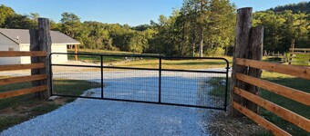 5 Charles Farms #4 - NEW CABIN - Wineries, Hiking, and Camp Cana