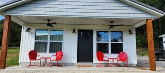 5 Charles Farms #4 - NEW CABIN - Wineries, Hiking, and Camp Cana