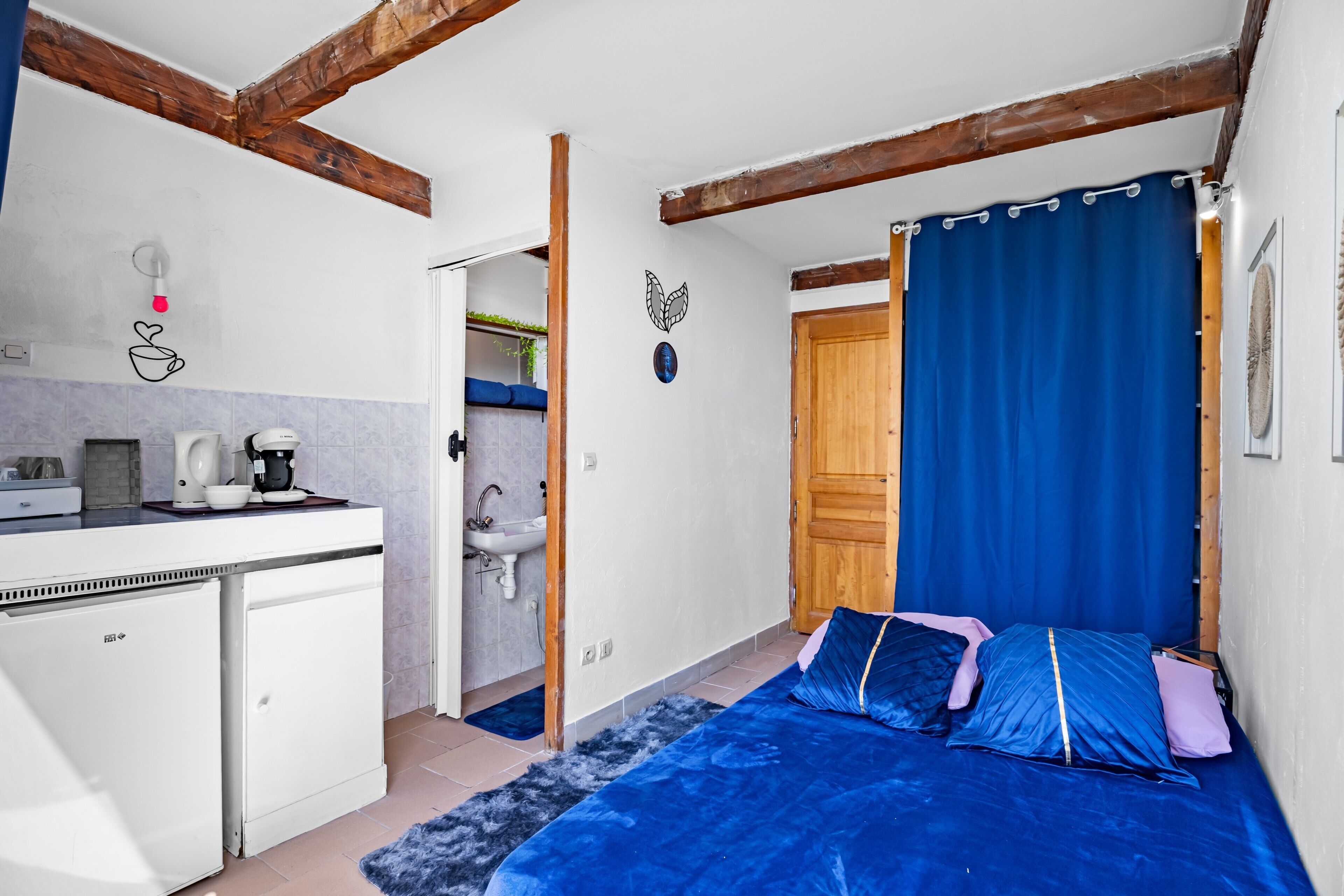 1 habitación y ropa de cama 