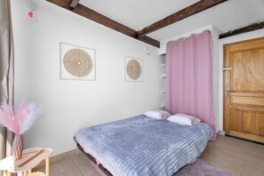 1 dormitorio y ropa de cama