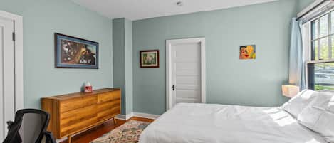 1 quarto, escrivaninha, Wi-Fi, roupa de cama