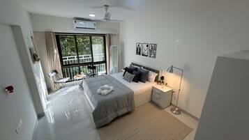 2 habitaciones, tabla de planchar con plancha, wifi y ropa de cama