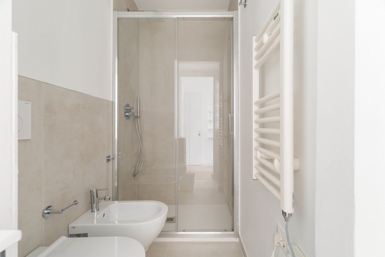 Doccia, bidet, asciugamani