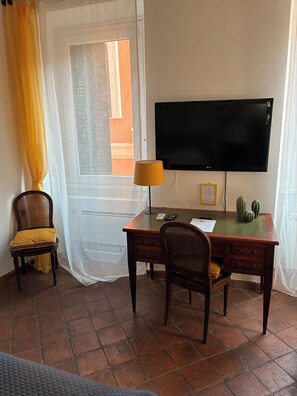 Interior - The Yellow Nest Apartment in Trastevere (Roma)