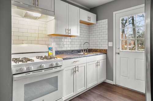 The Swish & Stay l Cozy 2BR I 15m to RRG I Wi-Fi