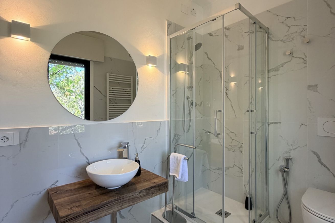 Doccia, bidet, asciugamani