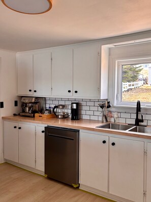 Four, plaque de cuisson, lave-vaisselle