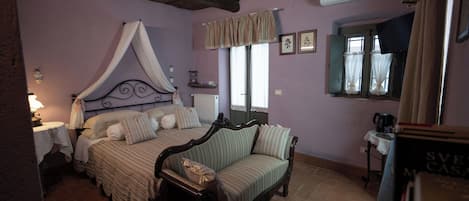 1 chambre, coffres-forts dans les chambres, Wi-Fi gratuit, draps fournis