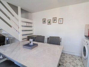 Dining - Mill View (York)