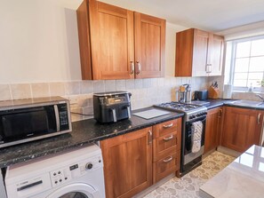 Dishwasher, cookware/dishes/utensils - Mill View (York)