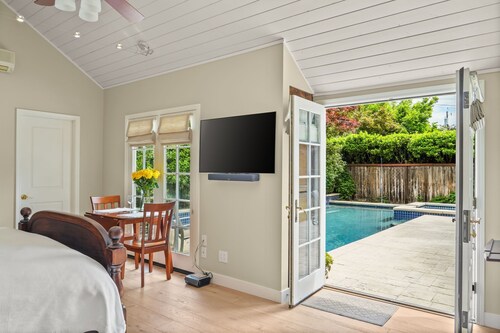 Modern Studio | Pool + Hot Tub, Land Park Area