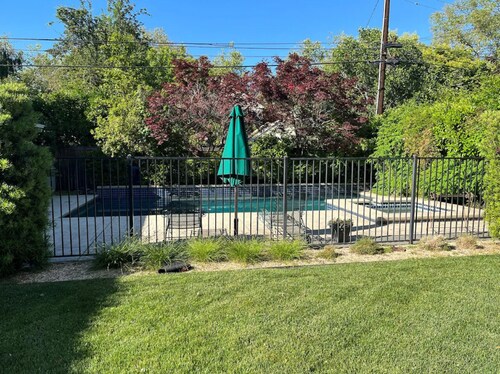 Modern Studio w/ Pool Access in Land Park Area